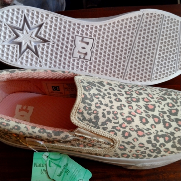 DC TRACE SLIP Women's size 11 pink and gray Cheetah print shoes - Picture 1 of 4